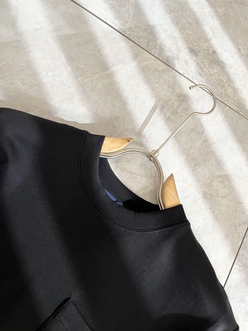 l0vis Vvtt0n t-shirt